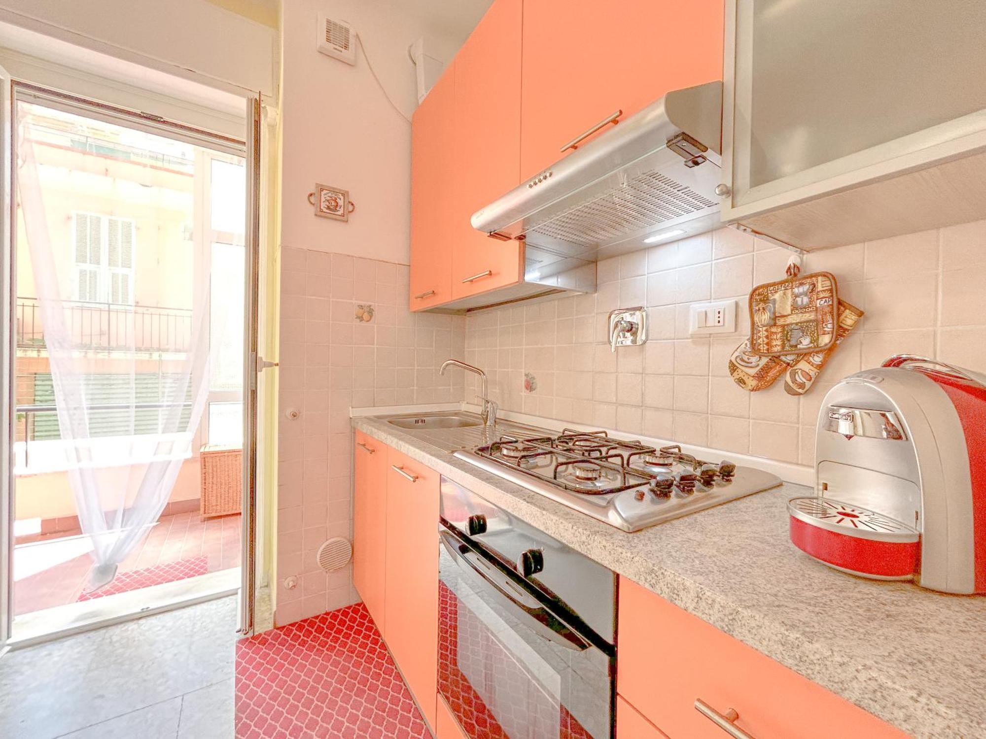 Апартаменты Elegant House - Centro - 400Mt Dal Mare Вентимилья Экстерьер фото
